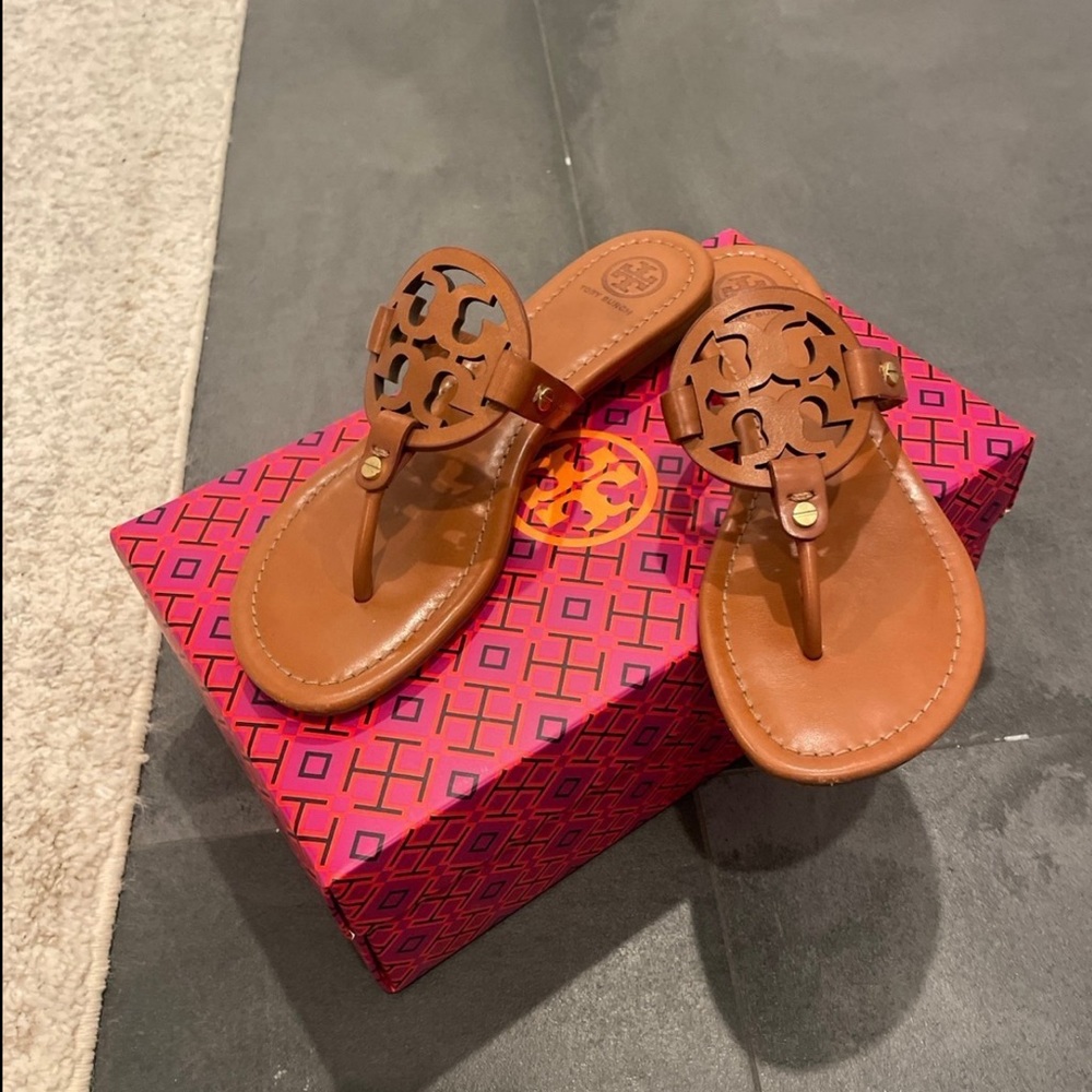 🩷SOLD🩷 Tory Burch Miller - Size 8